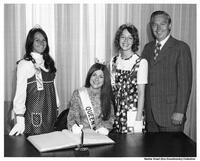  1972 Queen Mermaids 