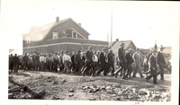 1934 Strike - Men marching back to work -