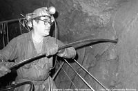 George Sicotte loading long hole with Amex
