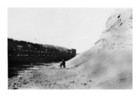  1928 - Iron Horse Gravel Pil - Flag Man Sitting 