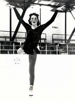 Young lady skater posing.
