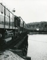1037993