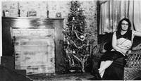 Chlo at 2nd christmas in second house 193