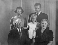 Davis family portrait Rees Davis to be Honored