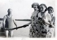 Margarite Wilton and unknown friends 1930 