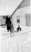 Mrs George (Myrtle) Evans, Dog 'Rinty' .....................
