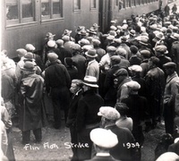 Crowd of strikers meeting the train 